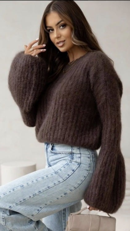 sweter-kid-moher-dzwonek-rekaw,-sweter-kid-moher-dzwoneczek,-sweter-kid-moher-z-kielichowym-rekawem,-sweter-kid-moher-z-rozszerzanym-rekawem,-cieply-sweter-na-jesien,-kid-moher-dzwonek-czekoladowy,-.jpg